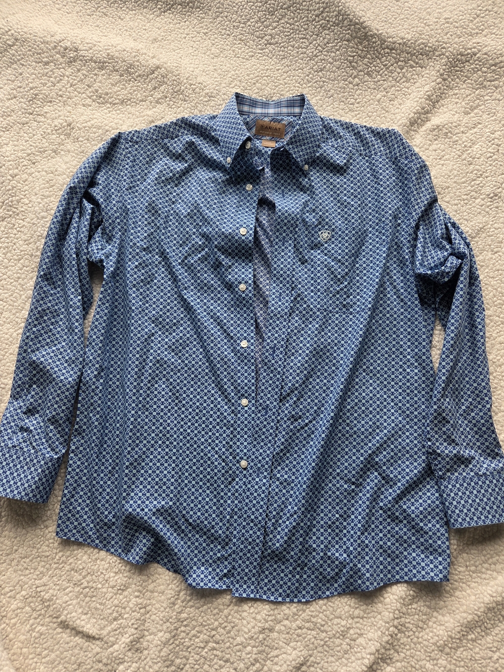 Ariat Blue Geometric Button-Down  Large Wrinkle Free